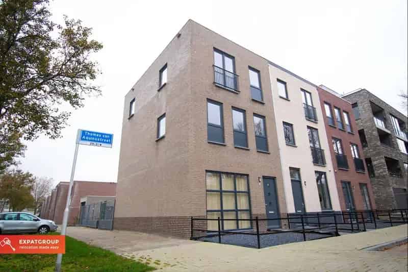 Nieuwbouw Woningen 4 5 Slaapkamers Tuin Gezinnen Bedrijven