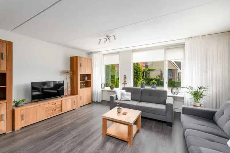 5 Slaapkamer Tweekapper Joure Instapklaar Luxe Badkamer Zonnepanelen
