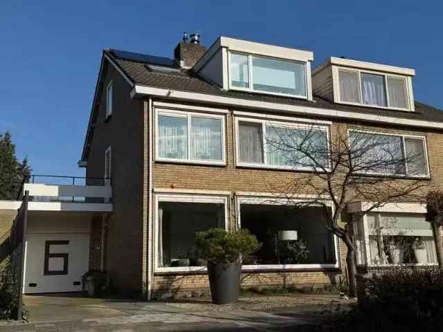Ruime 4 Slaapkamers Twee Onder Een Kapwoning Badhoevedorp