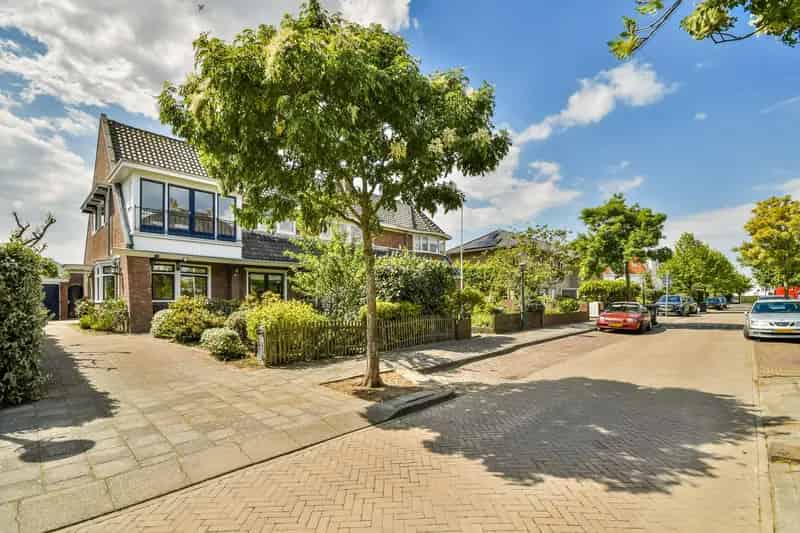 Ruime Hoekwoning Zandvoort 4 slaapkamers Garage Tuin Zonnepanelen