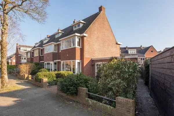 Jaren 30 Hoekwoning Alkmaar Ruime Garage Tuin