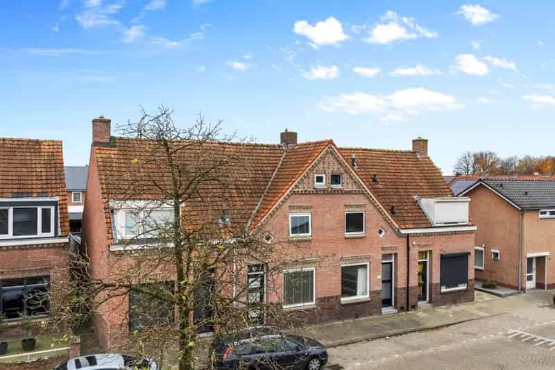 Geringeoveerde Tussenwoning Kaatsheuvel Diepe Tuin Berging