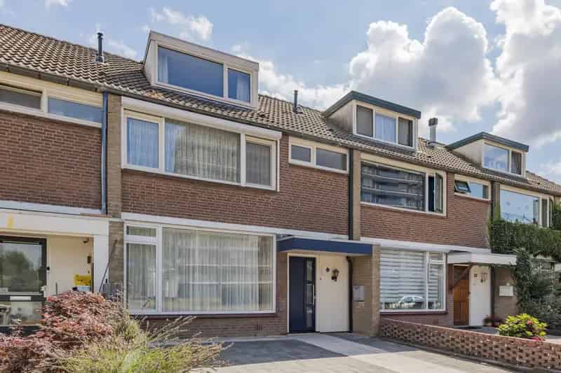 Ruime Tussenwoning Breda Wisselaar Nabij Winkelcentrum