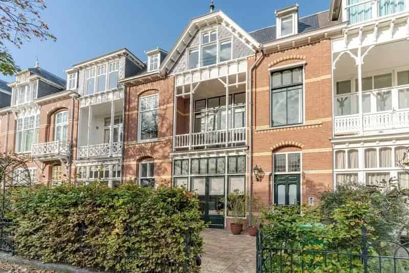 Herenhuis 208m2 Nabij Strand Scholen Winkels