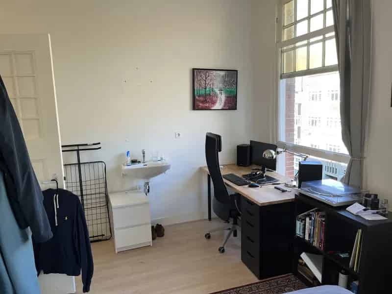 Kamer Amsterdam West 12m2 2 maanden huur Mei-Juli