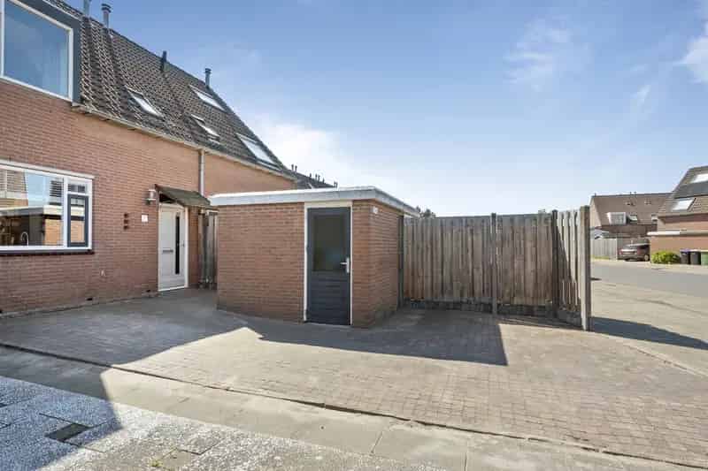 Hippe woning Julianadorp 4 slaapkamers moderne keuken tuin