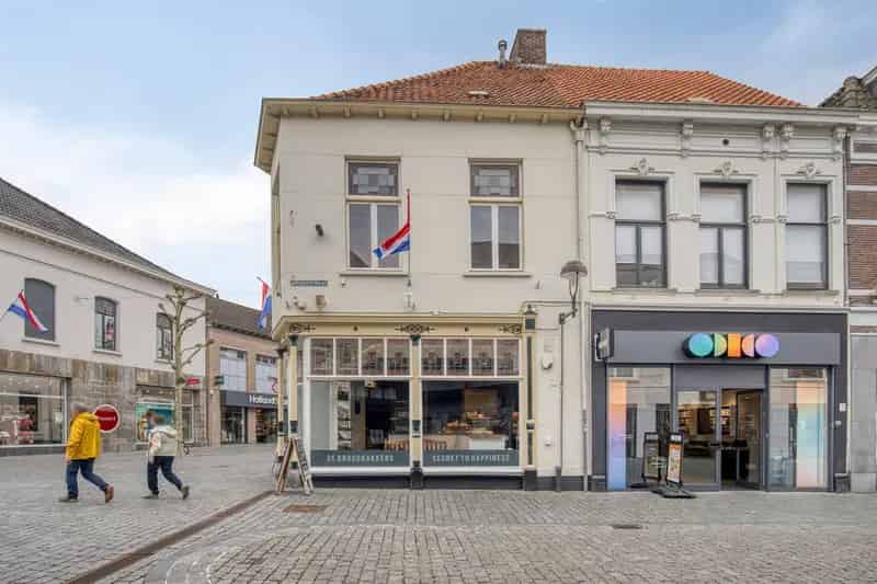 Karakteristiek pand Bergen op Zoom: Winkel en Woning