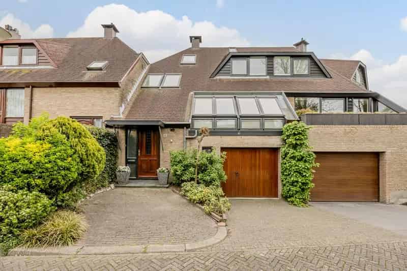 Huis te koop Voorschoten: Luxe woning aan vaarwater 236m2