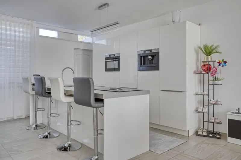 Moderne Gezinswoning Zaandam 4 slaapkamers Luxe Keuken Eigen Grond