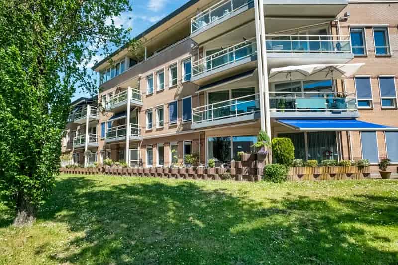 Appartement te koop Huissen: Ruim appartement begane grond met tuin