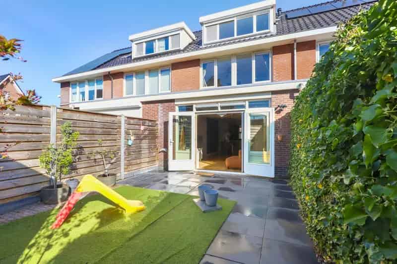 Moderne Tussenwoning Bemmel 3 slaapkamers Zuidtuin