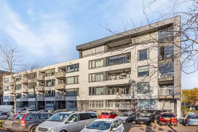 Appartement te koop Den Bosch: Instapklaar 2 Slaapkamers Balkon