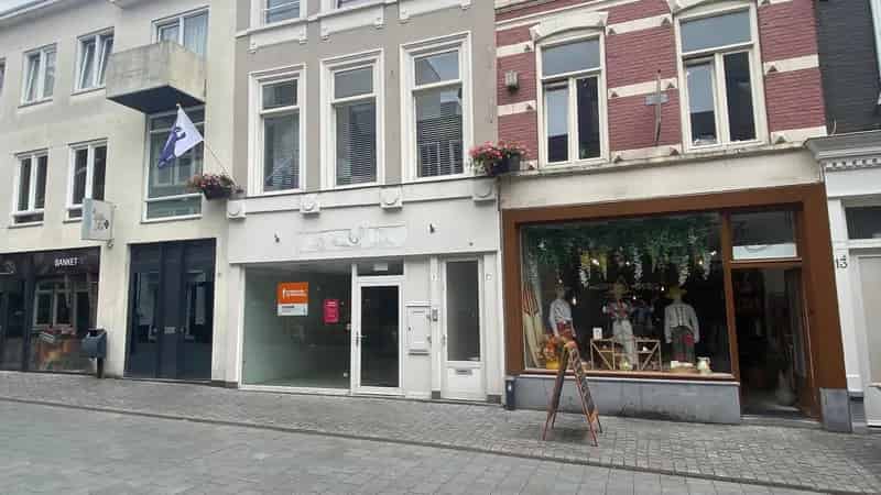 Winkel te Huur Breda Halstraat 167m² Centrum