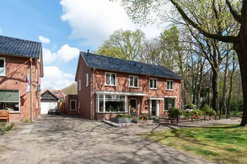 Ruime Tweekapper Rijssen - 4 slaapkamers - Moderne Keuken - Grote Tuin
