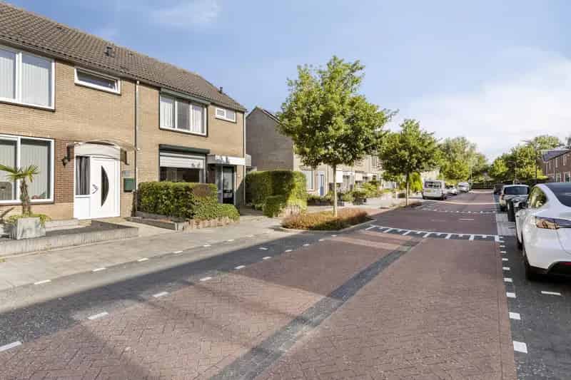 Ruime Hoekwoning 4 Slaapkamers Zierikzee Moderne Keuken