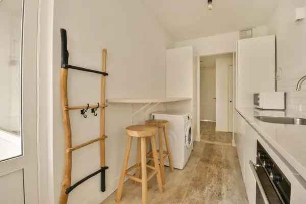 Te Huur: Ruim Appartement 82m2 Amsterdam Buitenveldert 2 Slaapkamers Balkon