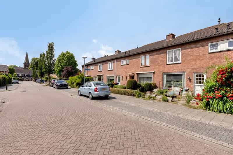 Huis te koop: Jan Stadelaarstraat 21 1241 CA Kortenhoef 