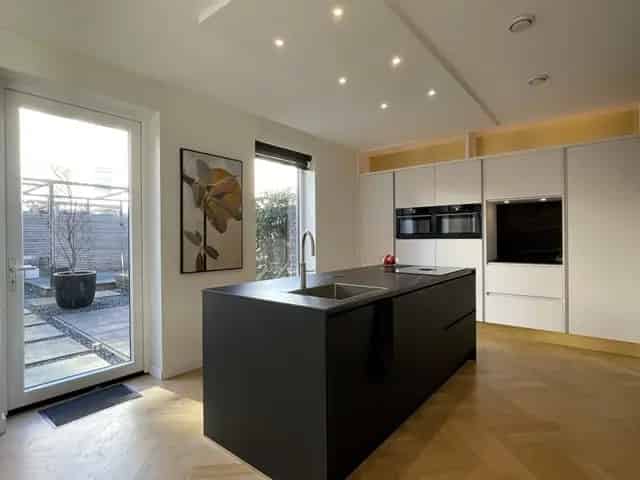 Tussenwoning Woerden 6 kamers 187m2