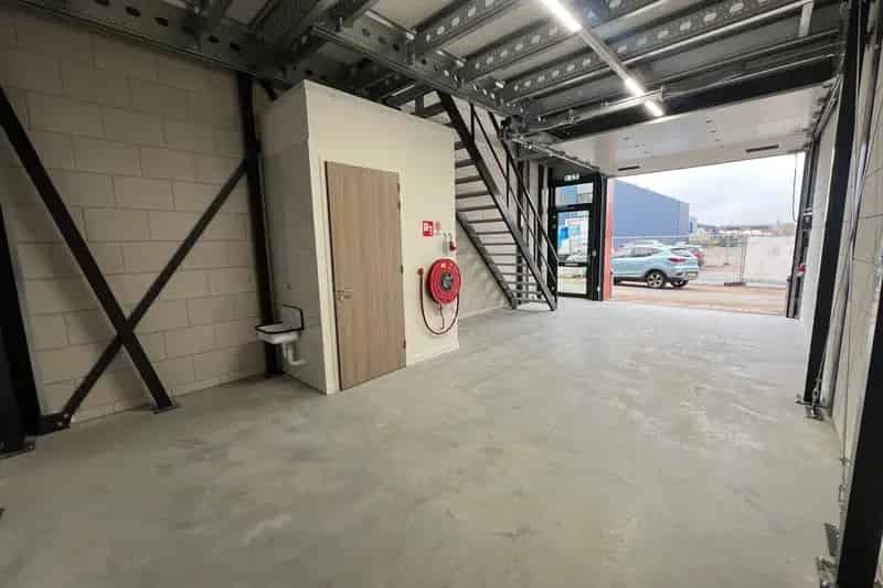 Bedrijfshal te huur Numansdorp 51m2