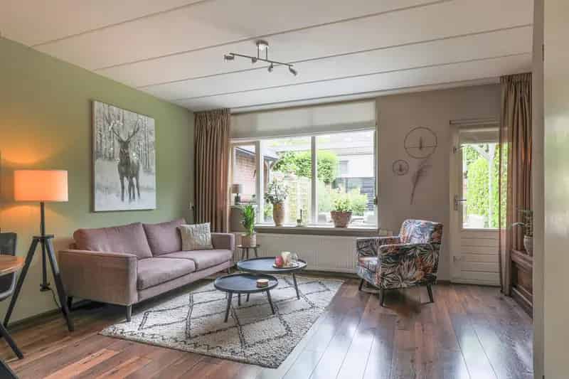 Huis te koop Hoevelaken: Instapklare woning met 3 slaapkamers en tuin