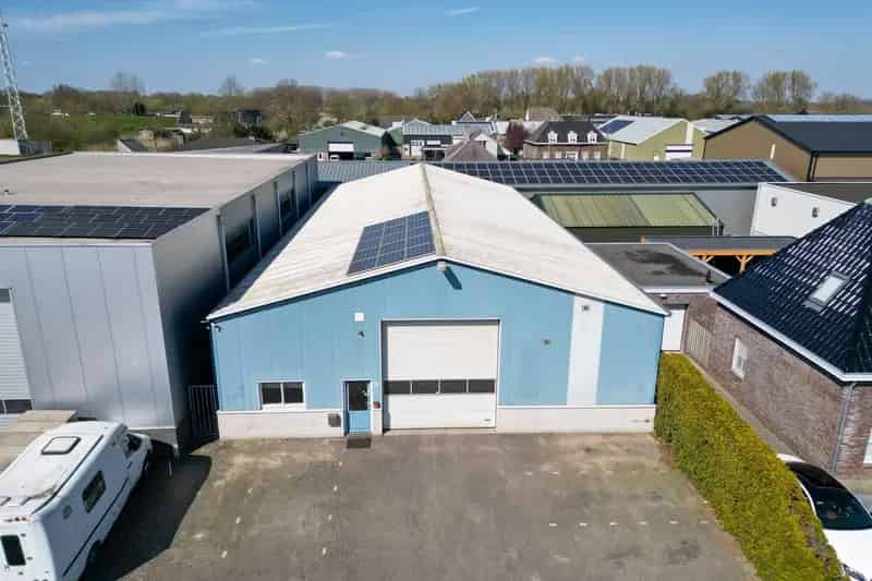 Bedrijfshal te Huur Lith 406m2 Kantoor Entresolvloer