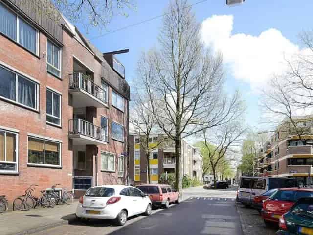 Tweekamerappartement Staatsliedenbuurt Amsterdam