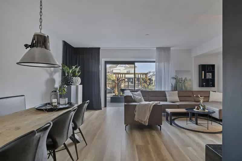 Luxe Duurzame Woning Aan Het Water Met Garage En Tuin