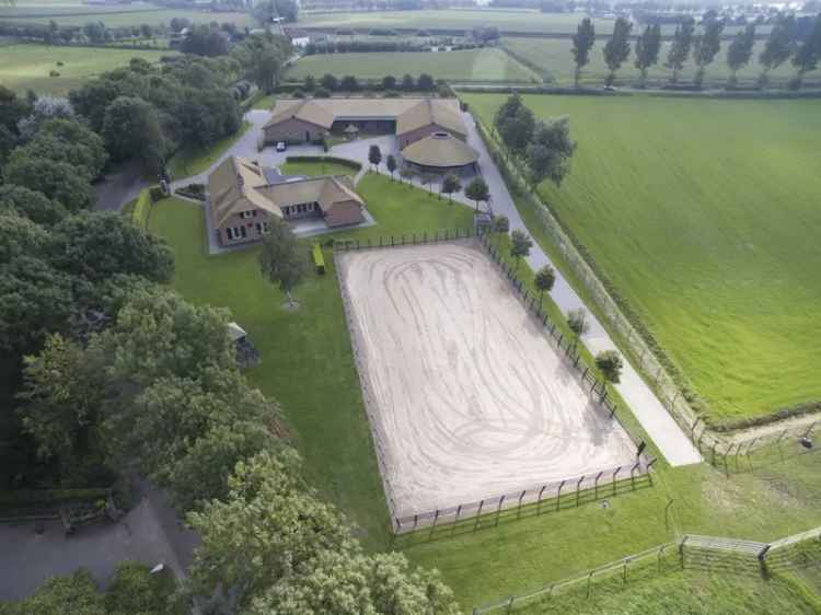 Woonboerderij Te Koop in Heeswijk-Dinther, Noord-Brabant