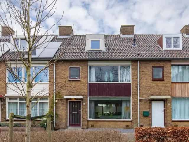 Te Koop: Ruime 5-Slaapkamers Tussenwoning Roosendaal - Beleggingsobject