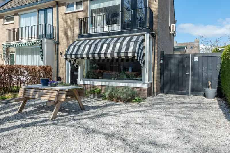 Huis te koop Eemnes: Ruime hoekwoning 4 slaapkamers