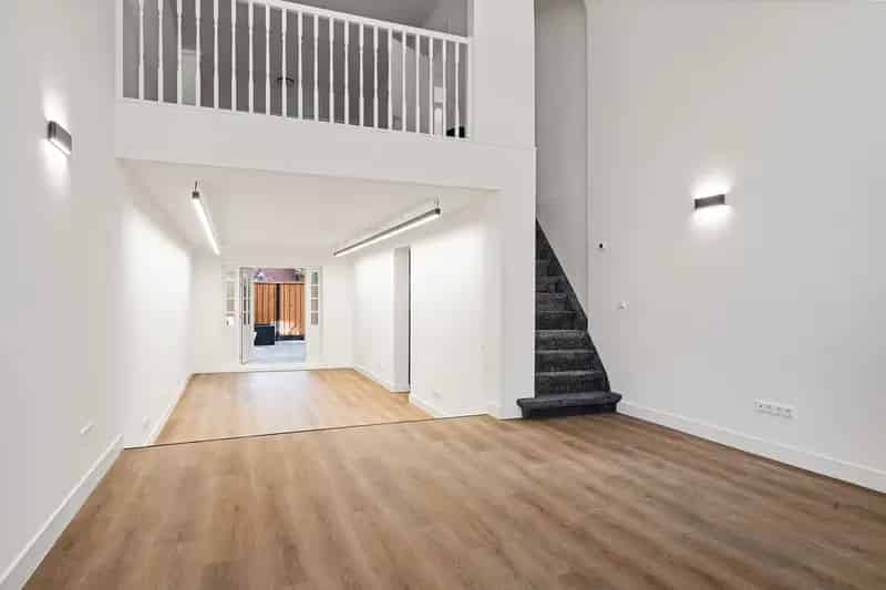 Kantoor Amsterdam | Zoek kantoren te huur: Van Woustraat 157-H 1074 AK Amsterdam 