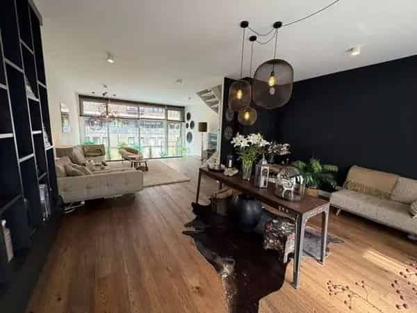 Ruim Familiehuis Amsterdam 221m2 4 slaapkamers 2 badkamers