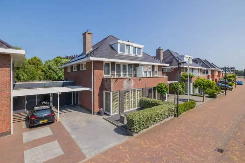 Luxe 2-onder-1-kapvilla Noordwijk: Ruimte, Comfort en Stijl