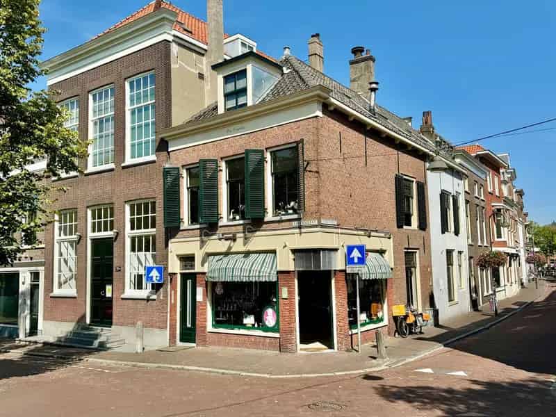 Winkel Delft Koornmarkt Rijksmonument 111m2 met Bovenwoning