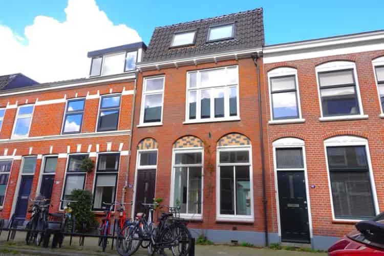 Ruime 5-Slaapkamers Eengezinswoning Wittevrouwen