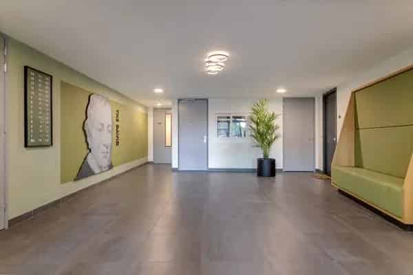 Modern 2-kamer appartement Amsterdam 68m2 10e verdieping