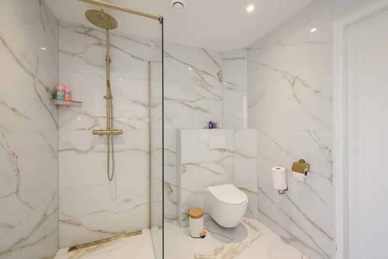 Huis te koop Eemnes Ruime Hoekwoning Moderne Badkamer Tuin