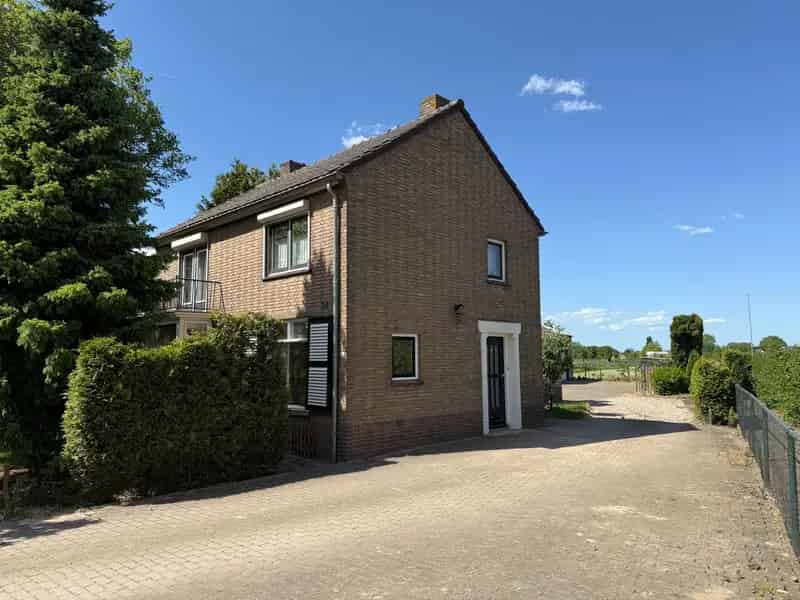 Vrijstaande woning Velddriel - Ruim perceel, loods en weiland