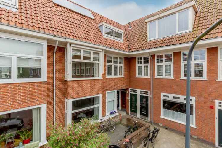 Haarlems jaren 30 bovenhuis: 4 slaapkamers balkon dakterras
