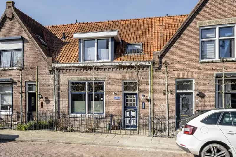 Instapklare 4-kamer woning te Tholen Centrum