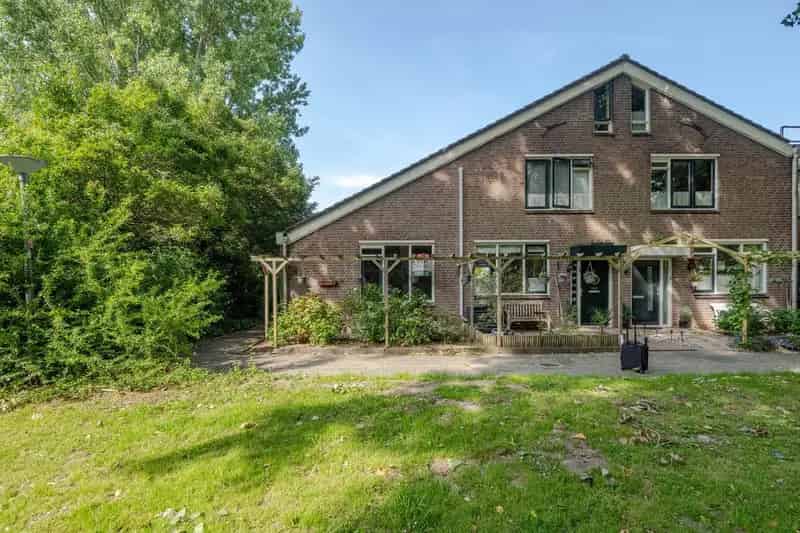 Te Koop: Eindwoning met Tuin in Rotterdam IJsselmonde