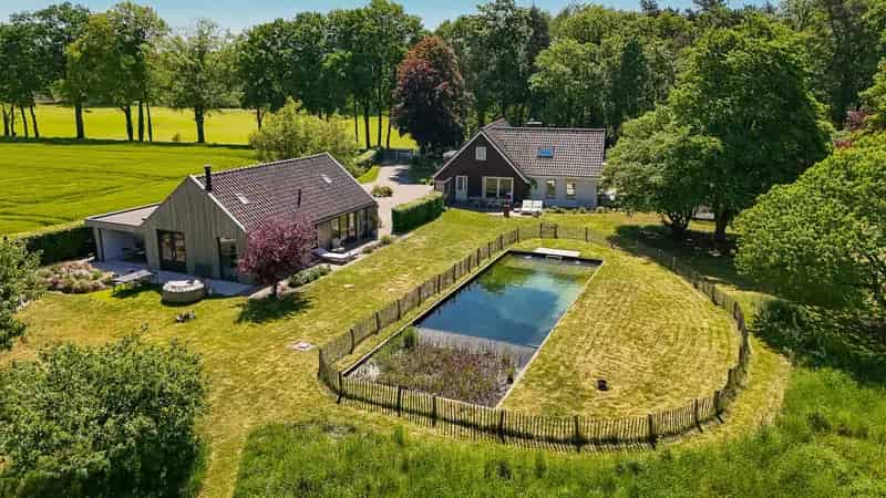 Luxe Villa met Bijgebouw in Epse Nabij Deventer