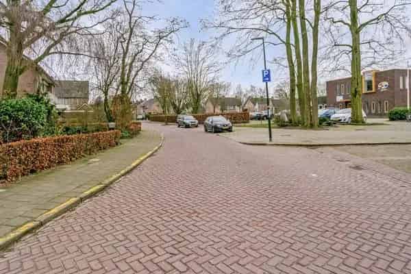 Modern 4-kamer appartement met tuin in Hapert