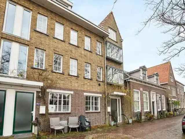 Hoekwoning Voorhaven Edam 164m² Grachtenzicht