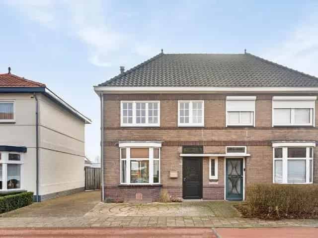 Twee Onder Een Kapwoning Veldhoven 3 slaapkamers Instapklaar