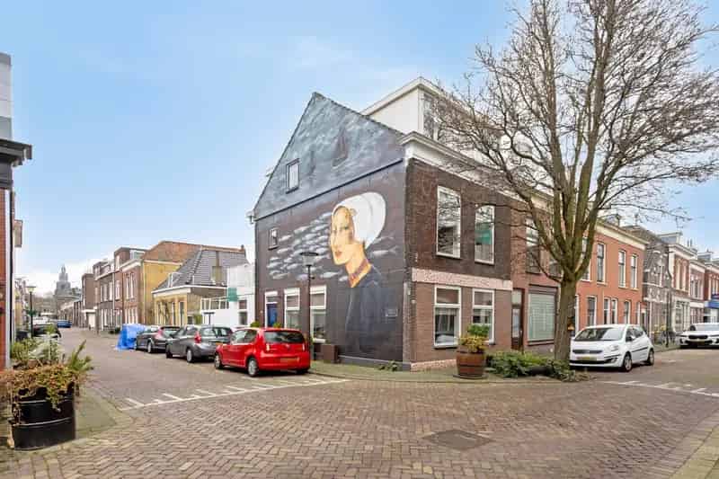 Huis te koop Vlaardingen: Ruim hoekpand 3 slaapkamers 2 badkamers
