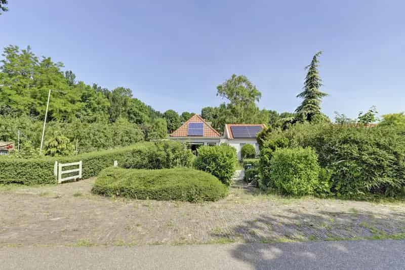 Vrijstaande woning te Zierikzee: 2 slaapkamers, royale zolder en tuin