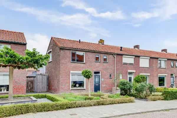 Ruime Hoekwoning 5 Slaapkamers Nieuwerkerk