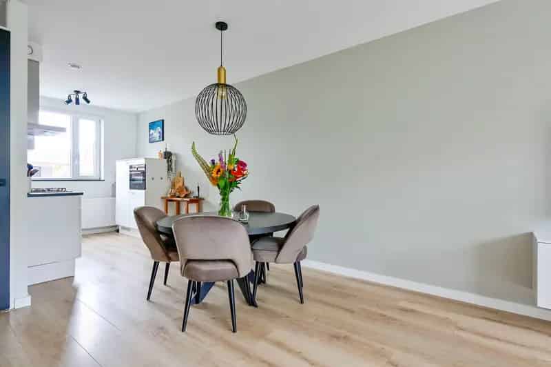 Moderne Tussenwoning Wilnis 3 slaapkamers 6 Zonnepanelen