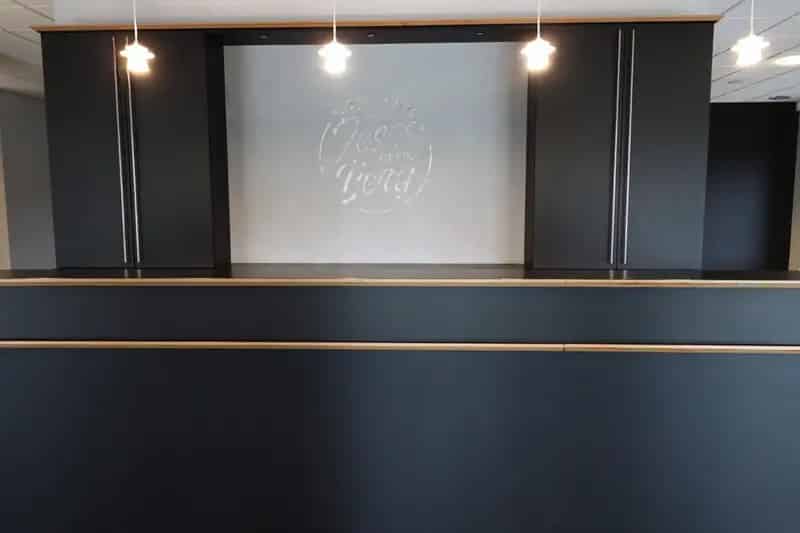 Bedrijfshal te huur Nijverdal 144m2 Kantoor Showroom Praktijk